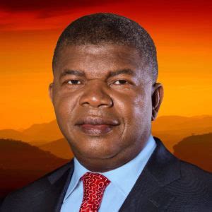 atual presidente de angola